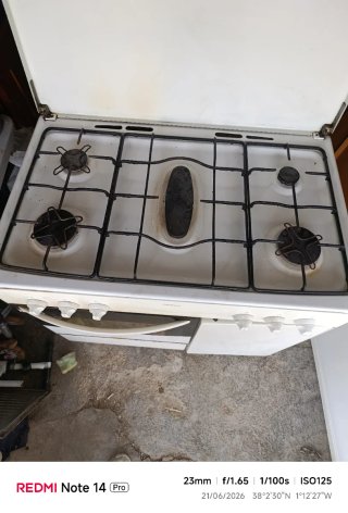 Cocina de gas con horno y 5 fogones