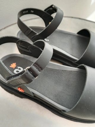 Sandalias Art Piel Negras T.39