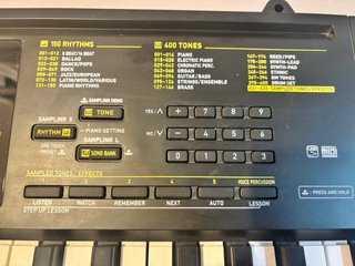 Piano Eléctrico Casio CTK-2400 con soporte