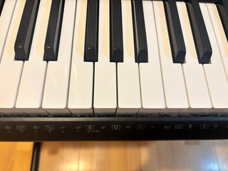 Piano Eléctrico Casio CTK-2400 con soporte
