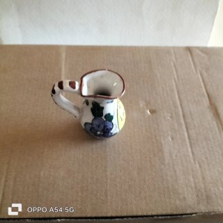 W e V 41 . Spiritosa anforetta souvenir dec a mano
