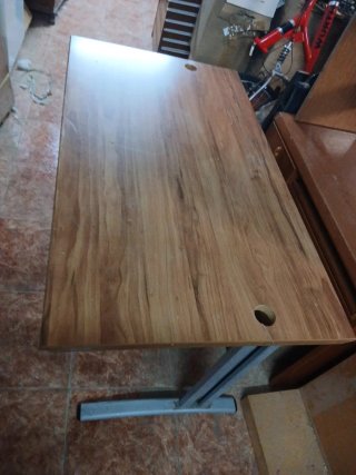 Mesa de oficina madera y metal