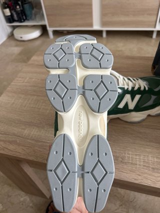 Zapatillas 9060 Talla 44 Verde/Beige