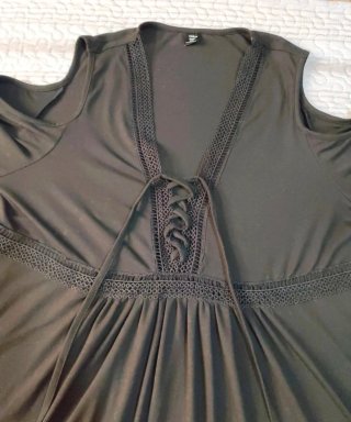 Camiseta negra mujer con cordones