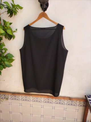 Blusa sin mangas Elena Miró negra