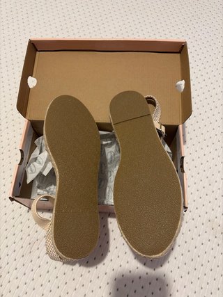 Sandalias sin estrenar