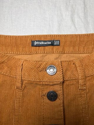Falda de pana marrón Stradivarius