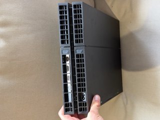 PS4 1TB con controller non originale