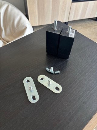 Mueble Vitrina Vinoteca Besta Madera y Cristal