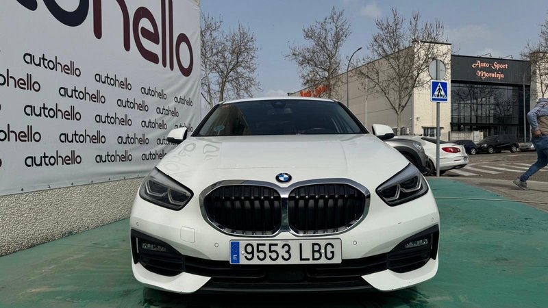 BMW Serie 1 118d (F40) 2020, foto 3
