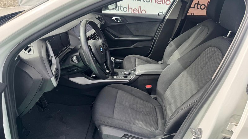 BMW Serie 1 118d (F40) 2020, foto 9