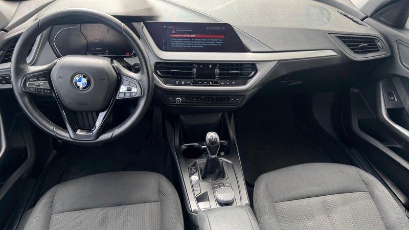 BMW Serie 1 118d (F40) 2020, foto 13