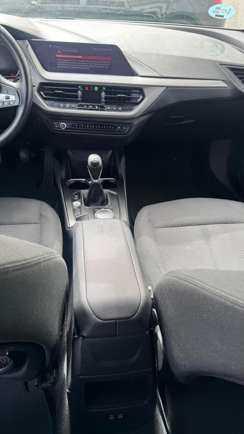 BMW Serie 1 118d (F40) 2020, foto 14