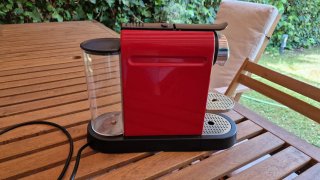 Cafetera Krups de cápsulas roja