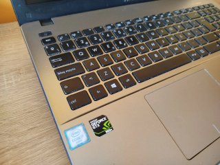 Portatile ASUS da 15,6 pollici