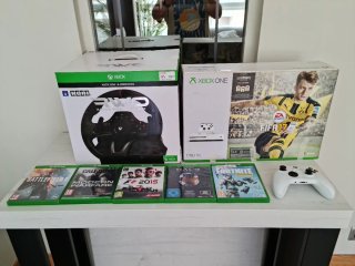 Xbox One S FIFA 17 Bundle + Volante Kori
