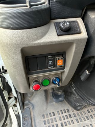 Nissan Cabstar 45.15 Grúa Palfinger 2008