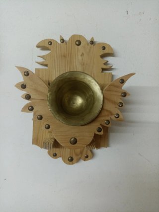 Almacenamiento de madera con ajedrez