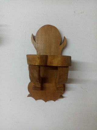 Almacenamiento de madera con ajedrez