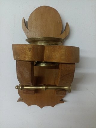 Almacenamiento de madera con ajedrez