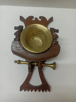 Almacenamiento de madera con ajedrez