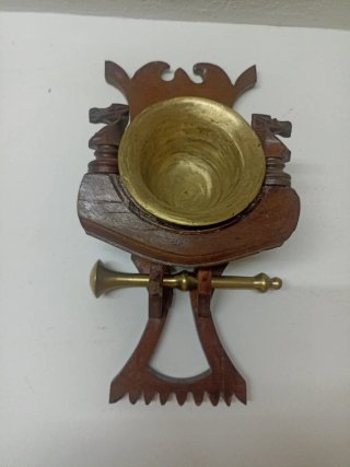 Almacenamiento de madera con ajedrez