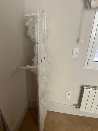 Espejo IKEA KNAPPER blanco con perchero