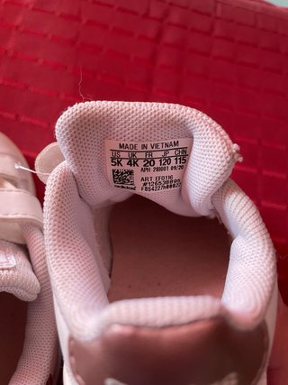 Zapatillas Adidas Bebé Blancas y Rosas
