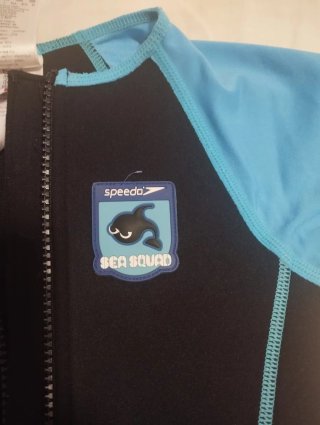 Neopreno infantil negro y azul