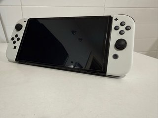 Nintendo Switch OLED Bianca + Accessori