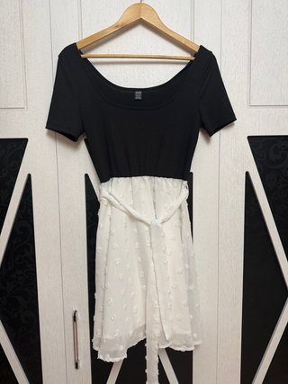 Vestido corto blanco y negro