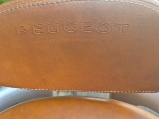 Peugeot Django 125 Scooter Negra y Marrón