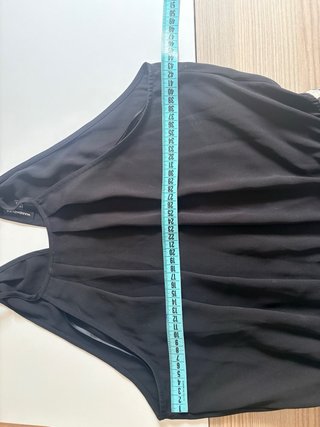 Vestido negro y multicolor