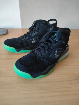 Nike Jordan Mars 270 Zapatilla Negra y Verde