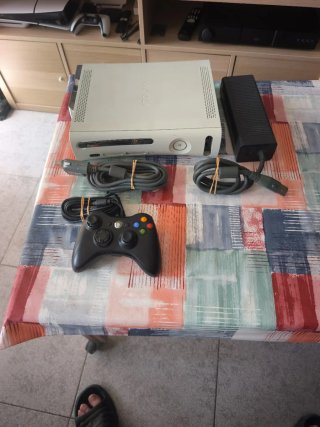 Consola Xbox 360 Blanca + Mando