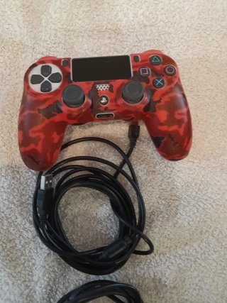 PS4 Slim + Cuffie Wireless + Caricabatterie