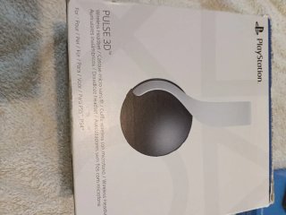 PS4 Slim + Cuffie Wireless + Caricabatterie
