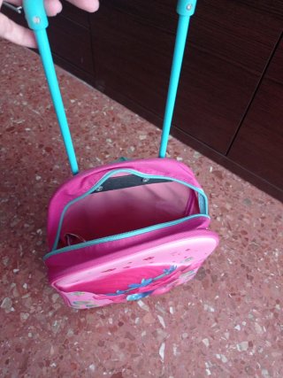 Muñeca Poppy Trolls con Sonido de regalo mochila