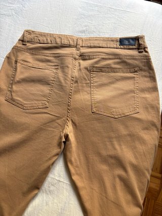 Pantalón Bershka Camel Talla 42