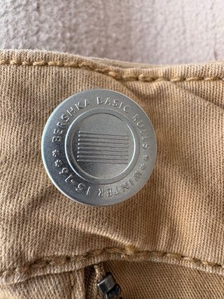 Pantalón Bershka Camel Talla 42