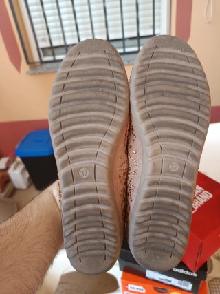 Manoletinas XTI Beige y Doradas con Pedrería