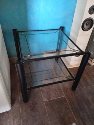 Mesa auxiliar cristal y acero negro