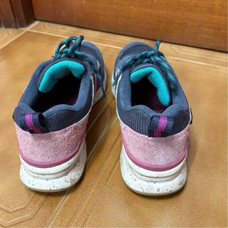 New Balance 997H Azul Marino y Rosa
