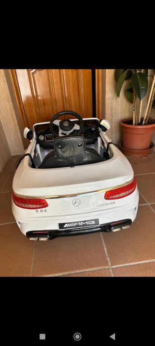Coche eléctrico Mercedes para niños
