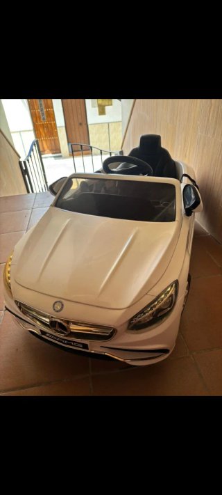 Coche eléctrico Mercedes para niños