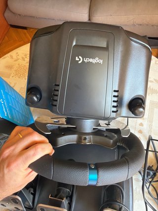 Volante Logitech con Palanca y Pedales