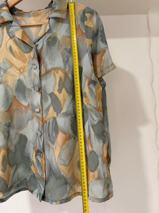 Camisa estampada verde y amarilla