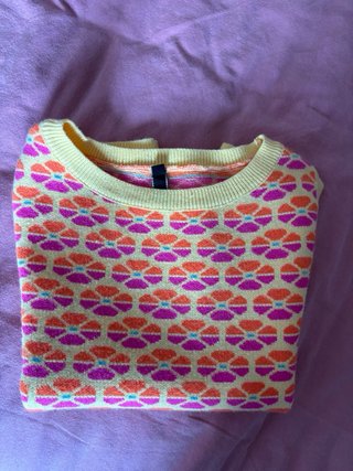 Top de punto con estampado floral