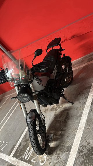 Benelli Leoncino 500 Trail Negra/Plata