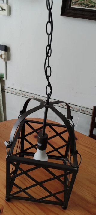 Lámpara de forja estilo rústico